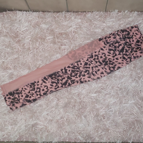 Fabletics - Picture 2 of 4